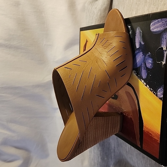 Report Signature Braden Beige Mules - Picture 4 of 16